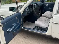 Gebraucht Mercedes E230 136 PS (100 kW) 1982 Weiß Limousine