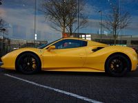 Gebraucht Ferrari 488 669 PS (492 kW) 2018 Gelb Cabrio
