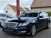 Gebraucht Mercedes E200 AMG line 184 PS (135 kW) 2011 Blau Kombi