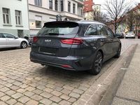 Gebraucht Kia Ceed 136 PS (100 kW) 2023 Grau Kleinwagen