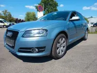 Gebraucht Audi A3 Attraction 105 PS (77 kW) 2010 Sphaerenblau Kleinwagen