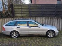 Gebraucht Mercedes 220 143 PS (105 kW) 2002 Silber Kombi