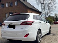 Gebraucht Hyundai i30 136 PS (100 kW) 2016 Weiß Kombi