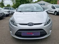 Gebraucht Ford Fiesta 96 PS (70 kW) 2011 Silber Kleinwagen