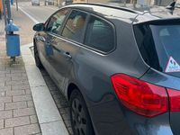 Gebraucht Opel Astra 131 PS (96 kW) 2012 Grau Kombi