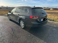 Gebraucht VW Passat 150 PS (110 kW) 2023 Grau Kombi