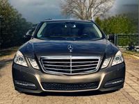 Gebraucht Mercedes E220 Avantgarde 170 PS (125 kW) 2012 Grau Kombi