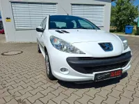 Gebraucht Peugeot 206 Basis 73 PS (53 kW) 2011 Blanc banquise Kleinwagen