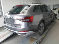 Gebraucht Skoda Superb 200 PS (147 kW) 2023 Graphitegrau metallic Kombi