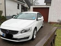 Gebraucht Volvo S60 150 PS (110 kW) 2014 Weiß Limousine