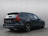 Gebraucht Volvo V60 Plus 455 PS (334 kW) 2025 Blau Kombi