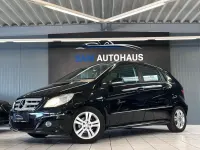 Gebraucht Mercedes B180 116 PS (85 kW) 2011 Kosmosschwarz  metalliclack Van / Kleinbus