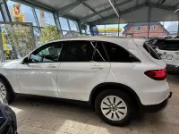 Gebraucht Mercedes GLC250 211 PS (155 kW) 2019 Polarweiss  unilack SUV