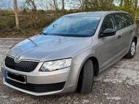 Gebraucht Skoda Octavia Active 110 PS (80 kW) 2015 Gold Kleinwagen