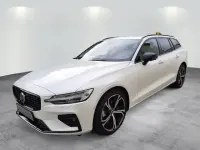Używany Volvo V60 Plus 145 KM (106 kW) 2023 Biały Kombi