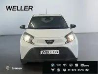 Gebraucht Toyota Aygo Play 72 PS (52 kW) 2025 Schneeweiß Kleinwagen