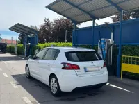 Gebraucht Peugeot 308 131 PS (96 kW) 2019 Weiß Limousine