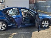 Gebraucht VW Passat Highline 190 PS (139 kW) 2015 Blau Limousine