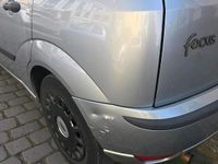 Usata Ford Focus 101 CV (74 kW) 2004 Argento Utilitaria