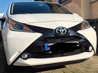 Gebraucht Toyota Aygo Play 69 PS (50 kW) 2014 Weiß Kleinwagen