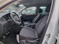Gebraucht VW T-Roc Life 110 PS (80 kW) 2024 Grau SUV
