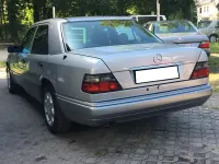 Gebraucht Mercedes 200 136 PS (100 kW) 1994 Silber Limousine