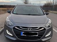 Gebraucht Hyundai i30 Edition 135 PS (99 kW) 2014 Grau Limousine