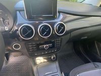 Gebraucht Mercedes B220 170 PS (125 kW) 2014 Weiß Van / Kleinbus