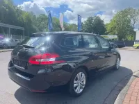Gebraucht Peugeot 308 131 PS (96 kW) 2019 Schwarz Kombi