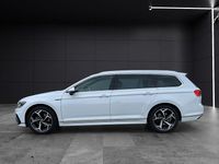 Gebraucht VW Passat Elegance 150 PS (110 kW) 2023 Gletscherweiß metallic Kombi
