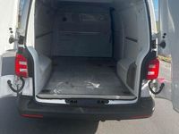 Gebraucht VW T6 150 PS (110 kW) 2019 Rot Van