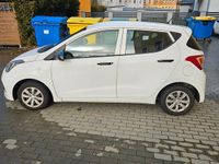 Gebraucht Hyundai i10 67 PS (49 kW) 2015 Beige Kleinwagen