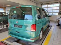 Gebraucht VW Multivan Family 110 PS (80 kW) 2021 Bay leaf green metallic Van