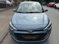 Gebraucht Hyundai i20 75 PS (55 kW) 2015 Blau Limousine