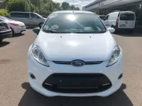 Gebraucht Ford Fiesta Titanium 97 PS (71 kW) 2012 Weiß Limousine
