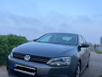 Gebraucht VW Jetta 105 PS (77 kW) 2011 Grau Limousine