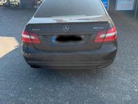Gebraucht Mercedes E220 170 PS (125 kW) 2010 Schwarz Limousine