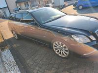 Gebraucht Mercedes E220 170 PS (125 kW) 2011 Schwarz Kombi
