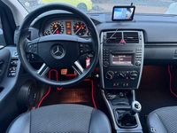 Gebraucht Mercedes B160 95 PS (69 kW) 2011 Silber Van / Kleinbus