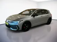 Gebraucht VW Golf VIII GTI 265 PS (194 kW) 2024 Oyster silver metallic schwarz Limousine