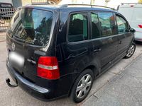 Gebraucht VW Touran 140 PS (102 kW) 2005 Schwarz Van / Kleinbus