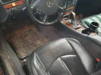 Usado Mercedes E220 150 CV (110 kW) 2004 Negro Familiar