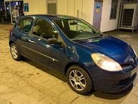 Gebraucht Renault Clio II 80 PS (58 kW) 2009 Blau Kleinwagen