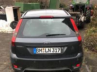 Gebraucht Ford Fiesta 103 PS (75 kW) 2005 Grau Kleinwagen