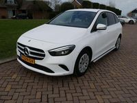 Gebraucht Mercedes B200 150 PS (110 kW) 2022 Weiß Van / Kleinbus