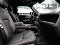 Neu Land Rover Defender HSE Dynamic 349 PS (256 kW) 2026 Grau SUV