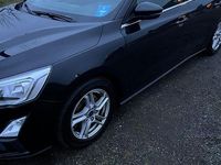 Gebraucht Ford Focus Cool & Connect 125 PS (91 kW) 2019 Schwarz Kombi