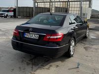 Gebraucht Mercedes E350 Avantgarde 265 PS (194 kW) 2012 Schwarz Limousine