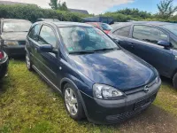 Używany Opel Corsa Sport 75 KM (55 kW) 2002 Niebieski Hatchback
