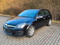 Używany Opel Astra 116 KM (85 kW) 2009 Czarny Sedan/Limuzyna
